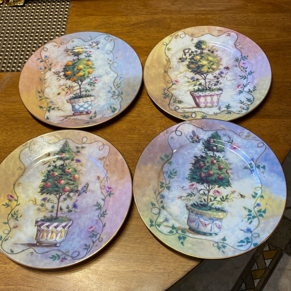Vintage Email De Limoges Godinger decorative hand painted plates. Like new